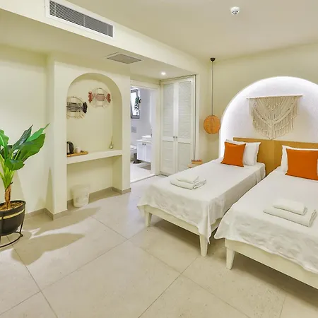 Hotel Pastel *